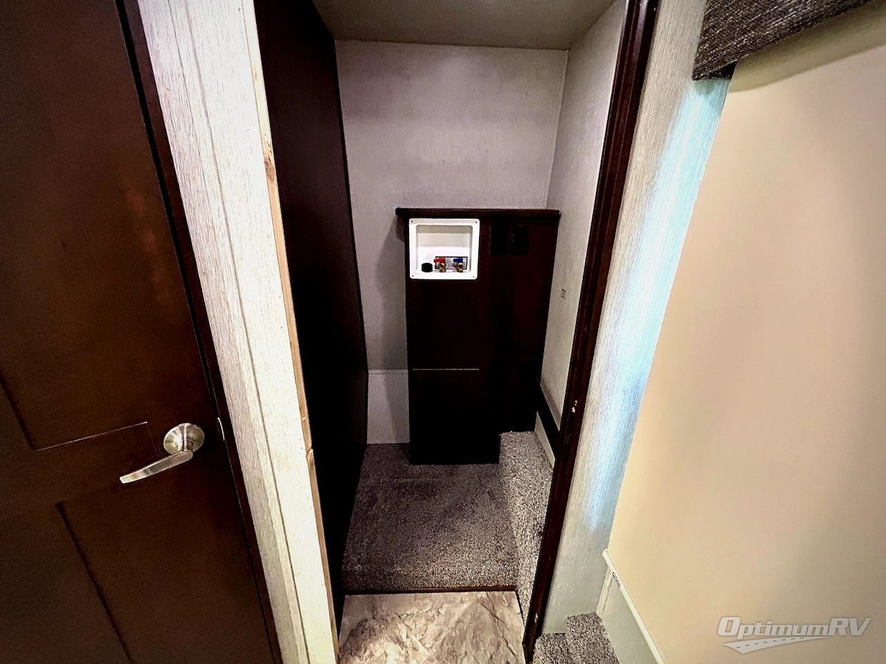 2019 Heartland Landmark 365 Newport Photo 9