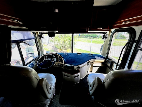 2006 Fleetwood Discovery 39L RV Photo 2