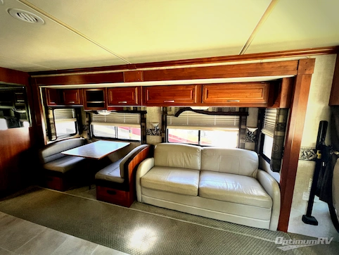 2006 Fleetwood Discovery 39L RV Photo 3