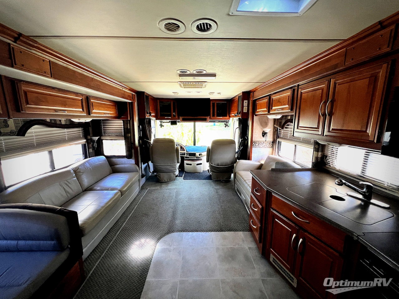 2006 Fleetwood Discovery 39L Photo 5