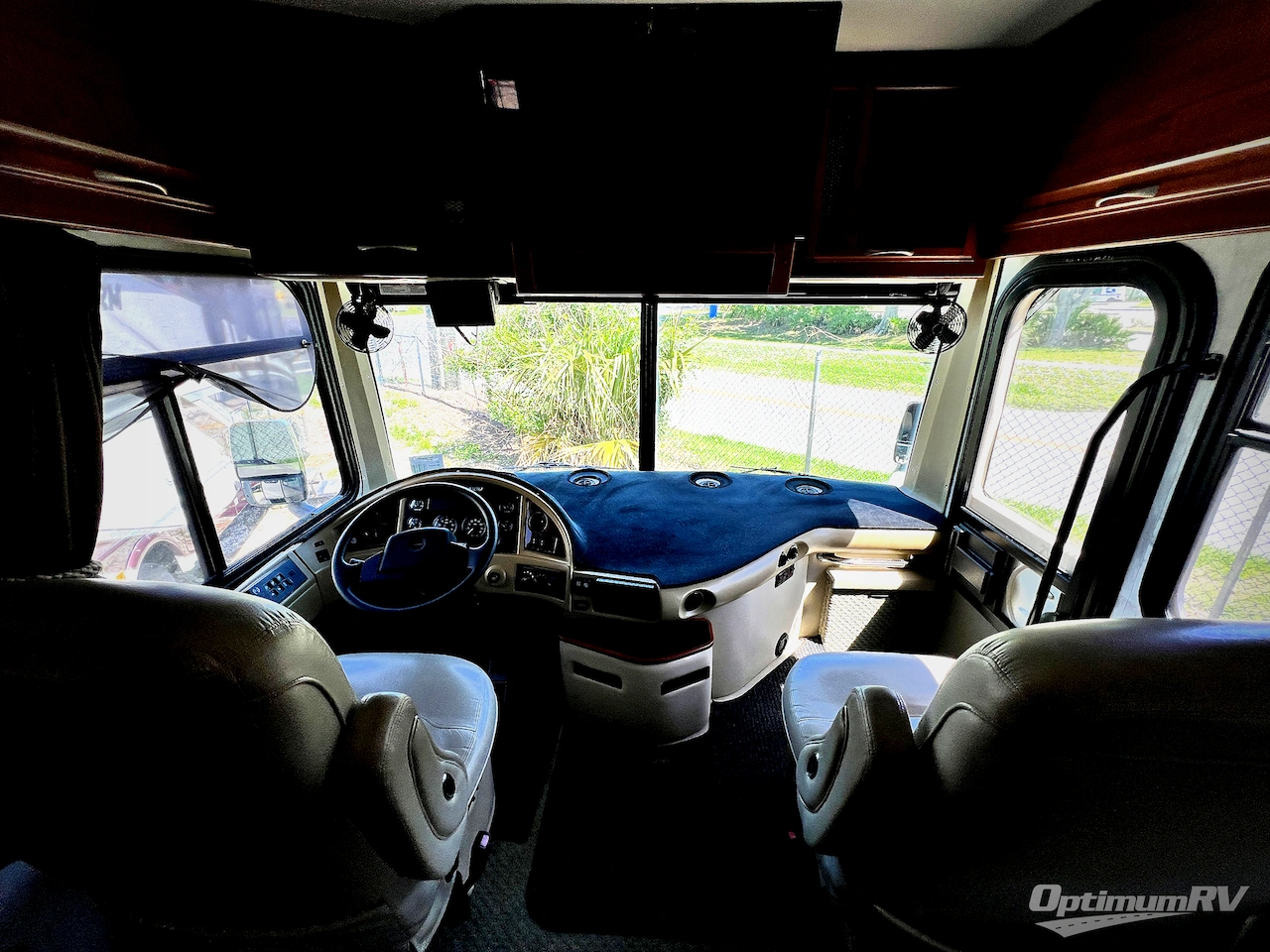 2006 Fleetwood Discovery 39L Photo 7