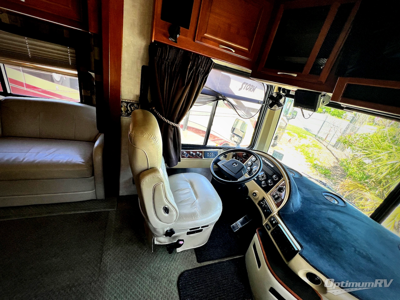 2006 Fleetwood Discovery 39L Photo 6