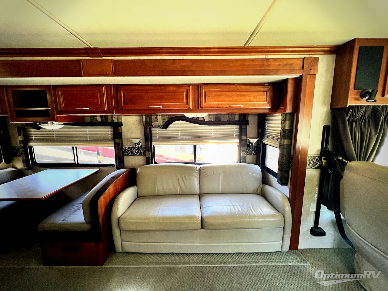 2006 Fleetwood Discovery 39L Photo 15