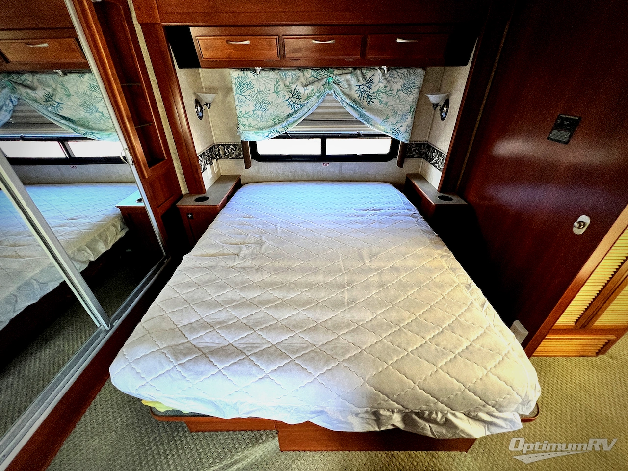 2006 Fleetwood Discovery 39L Photo 21