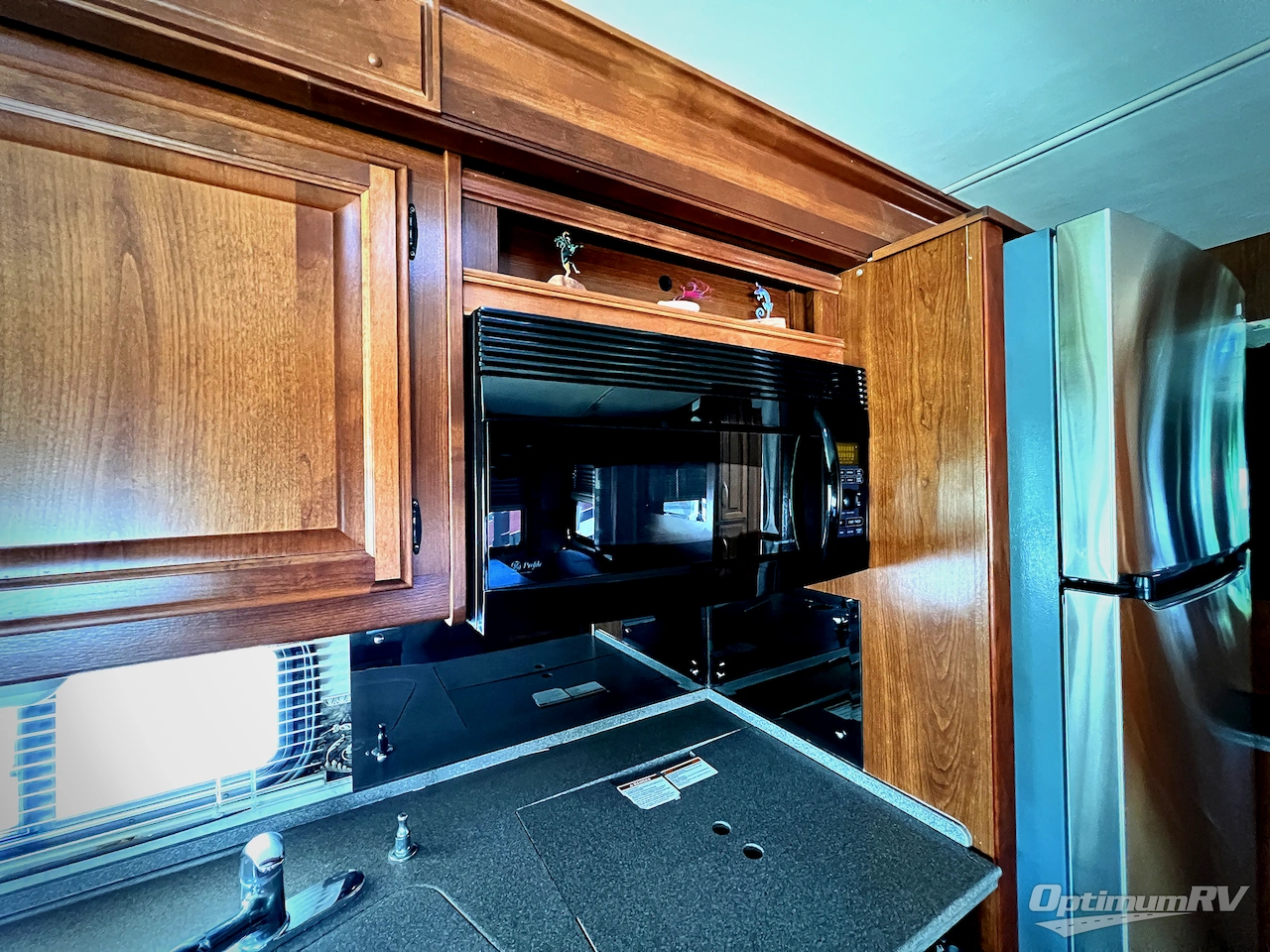 2006 Fleetwood Discovery 39L Photo 11