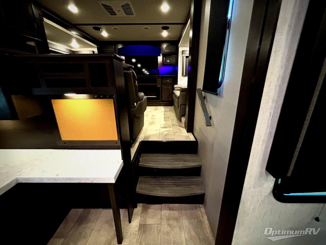 2021 Grand Design MOMENTUM 376THS Photo 7