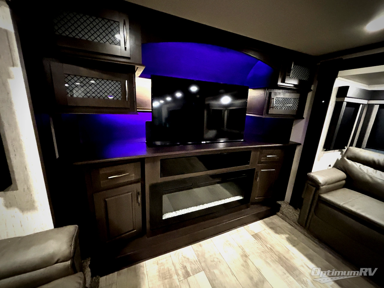 2021 Grand Design MOMENTUM 376THS Photo 10