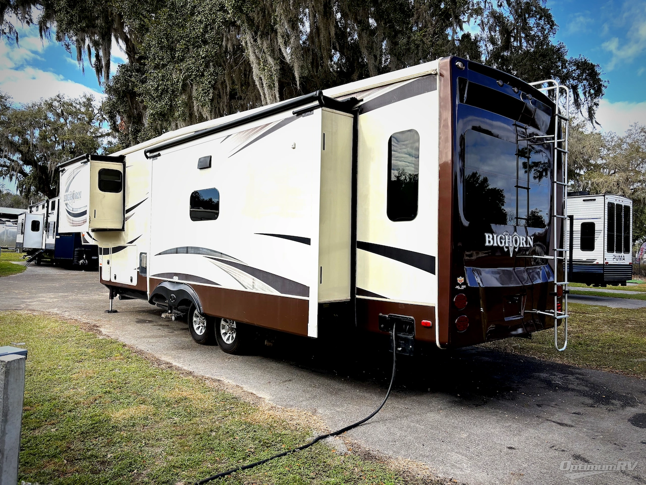 2015 Heartland Bighorn 3570RS Photo 3