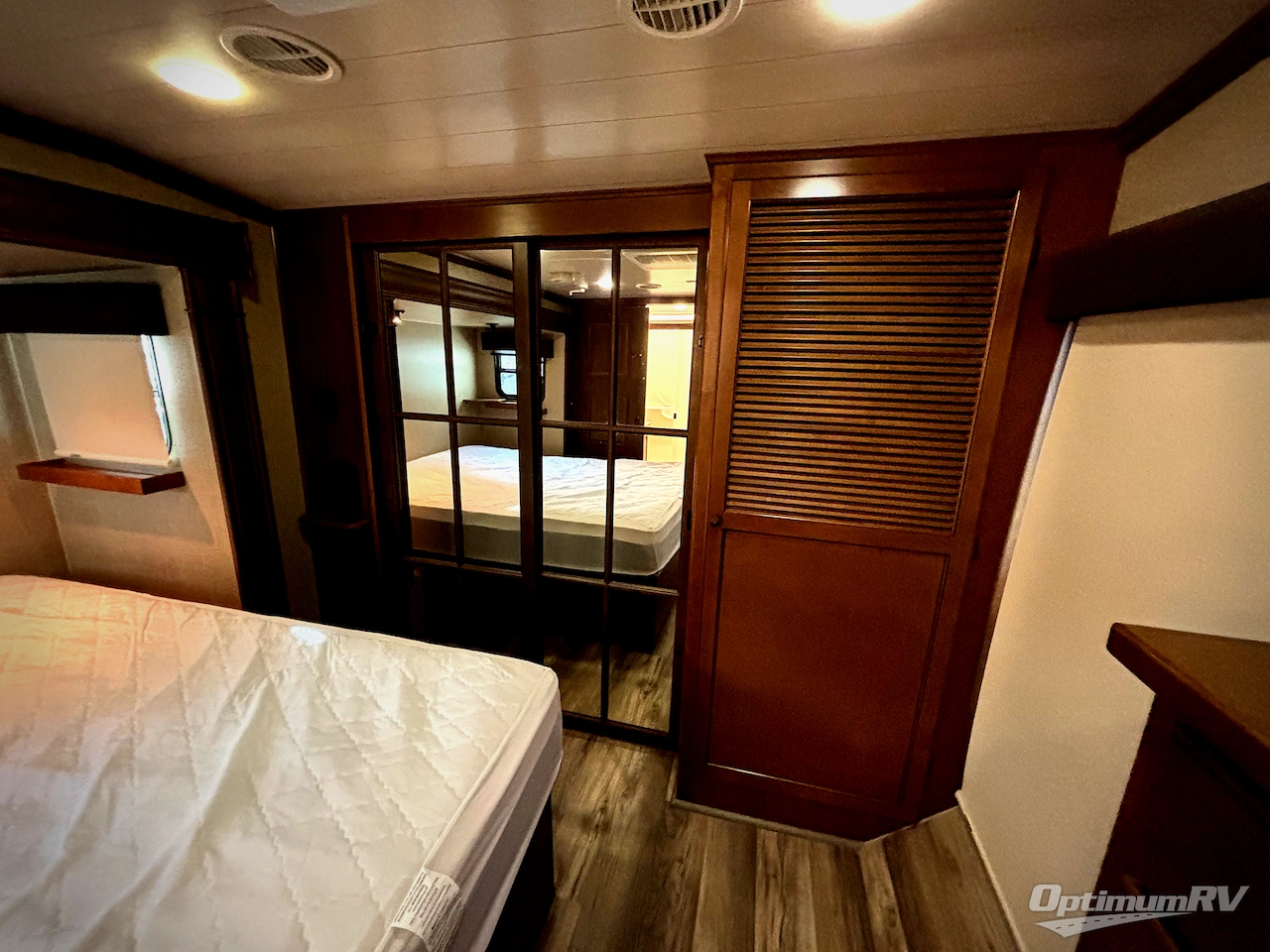 2015 Heartland Bighorn 3570RS Photo 10