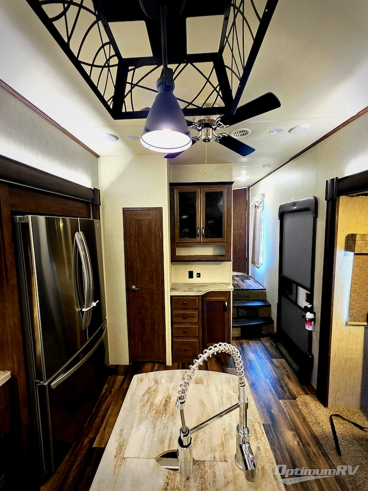 2020 Forest River Sandpiper 373BH Photo 8