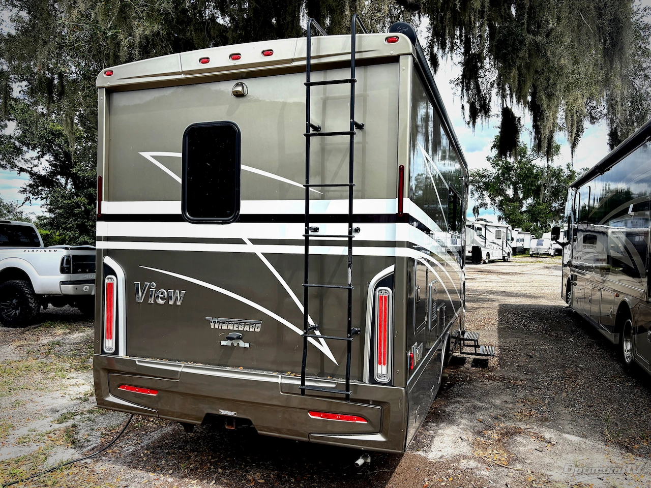 2022 Winnebago View 24D Photo 2