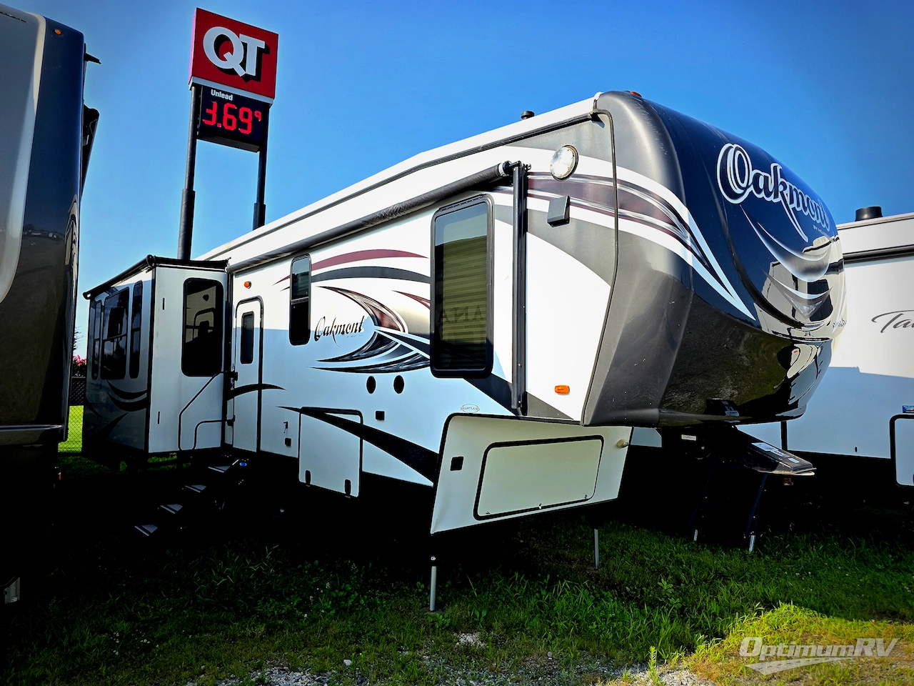 2015 Heartland Oakmont 345RS Photo 1