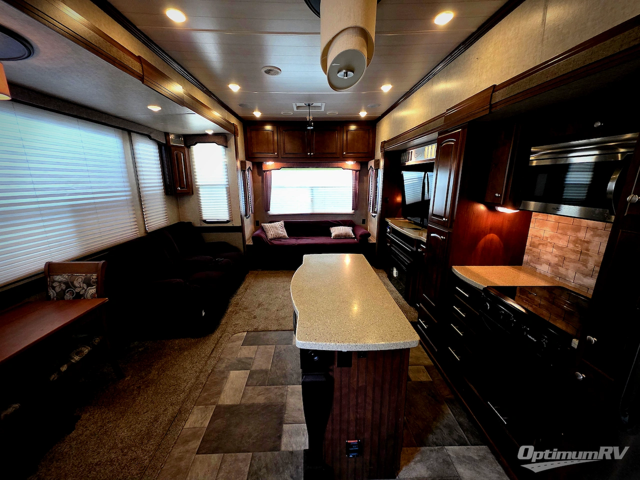 2015 Heartland Oakmont 345RS Photo 2