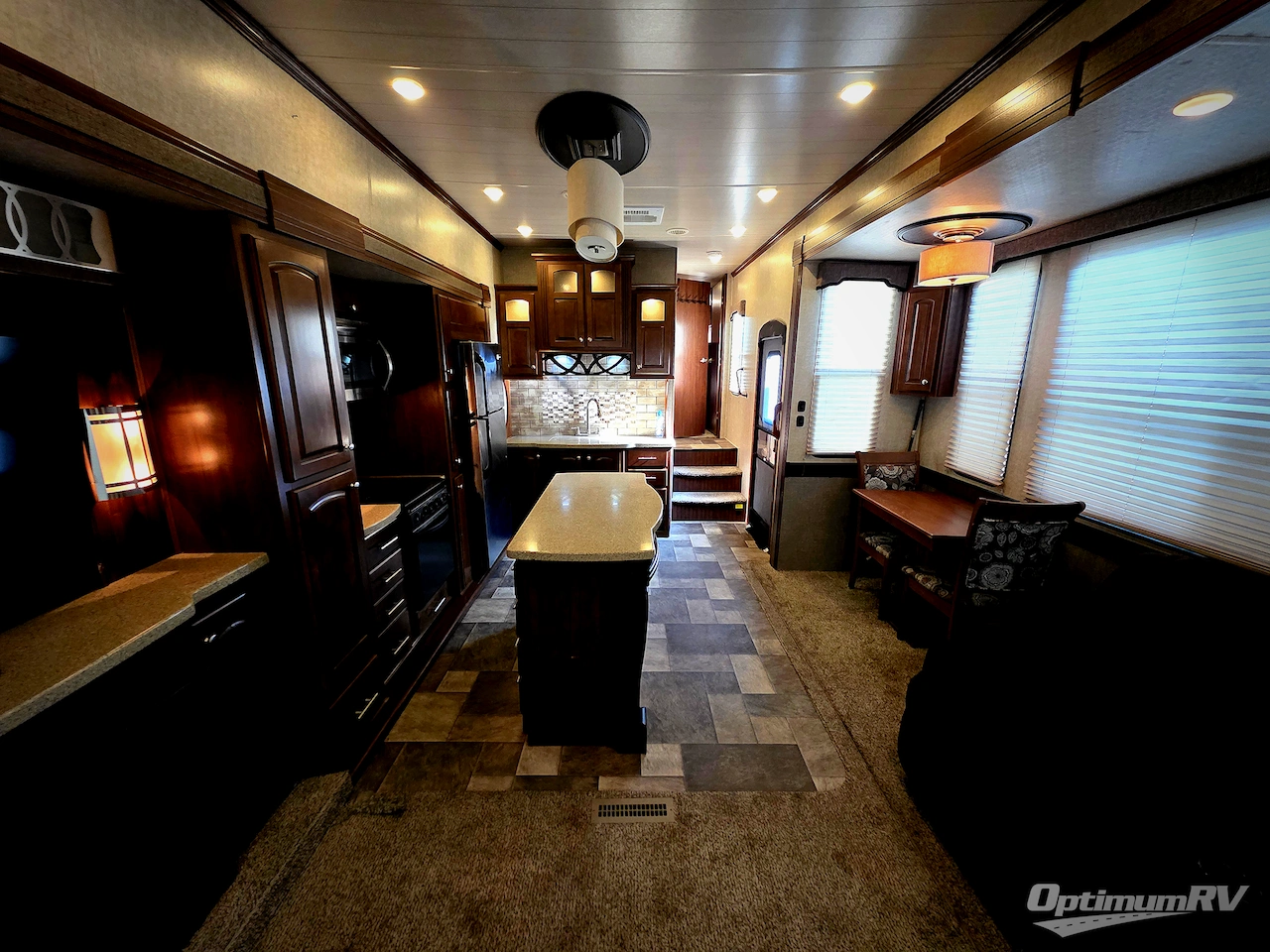 2015 Heartland Oakmont 345RS Photo 3