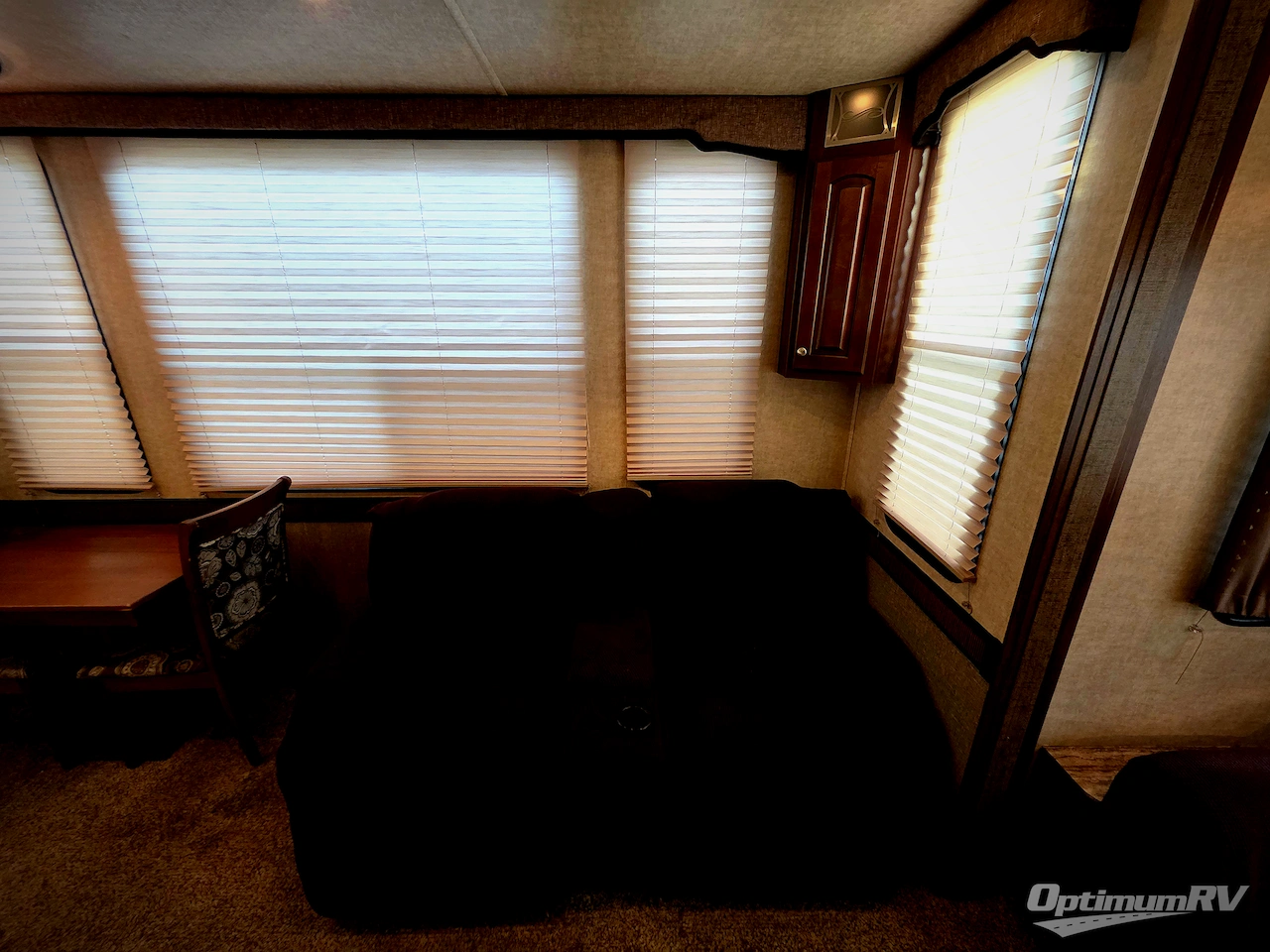 2015 Heartland Oakmont 345RS Photo 5