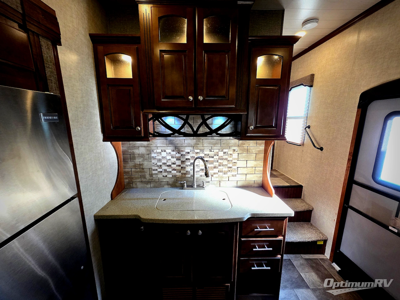 2015 Heartland Oakmont 345RS Photo 11