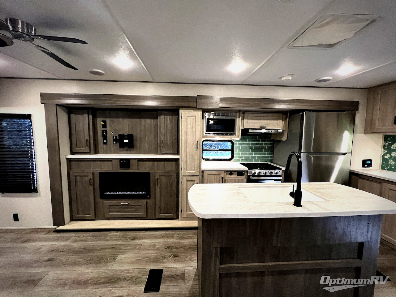 2024 Coachmen Catalina Destination Series 39RLTS Photo 6