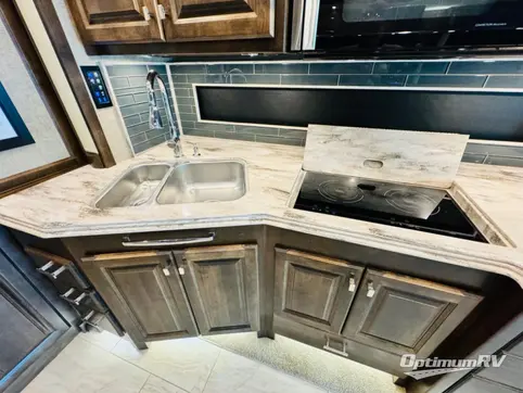 2019 Tiffin Phaeton 44 OH RV Photo 3