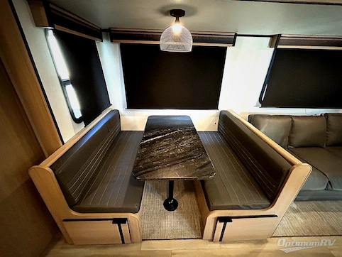 2021 Cruiser Radiance Ultra Lite 28QD RV Photo 4