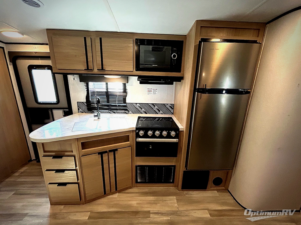 2021 Cruiser Radiance Ultra Lite 28QD Photo 5