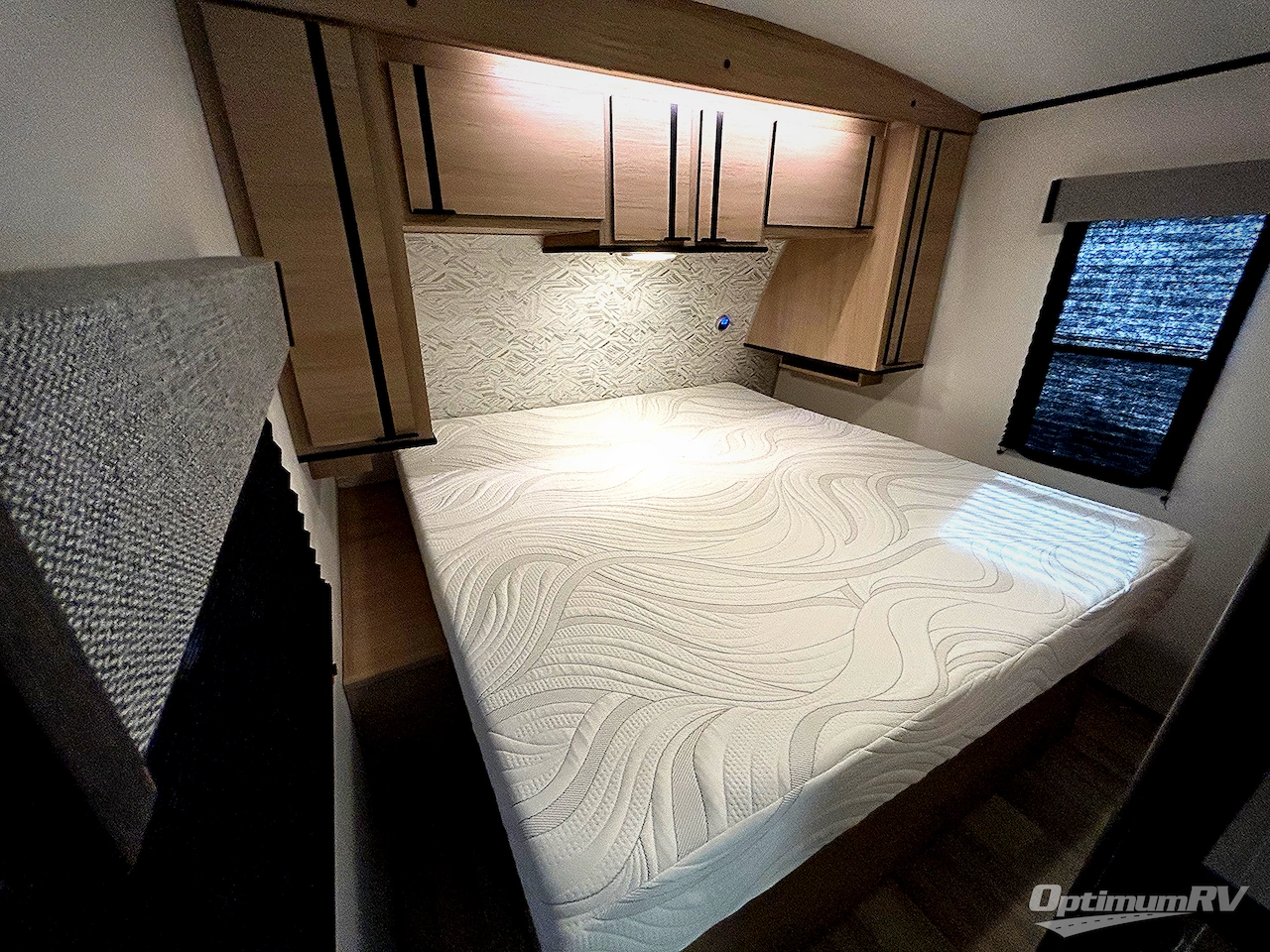 2021 Cruiser Radiance Ultra Lite 28QD Photo 6