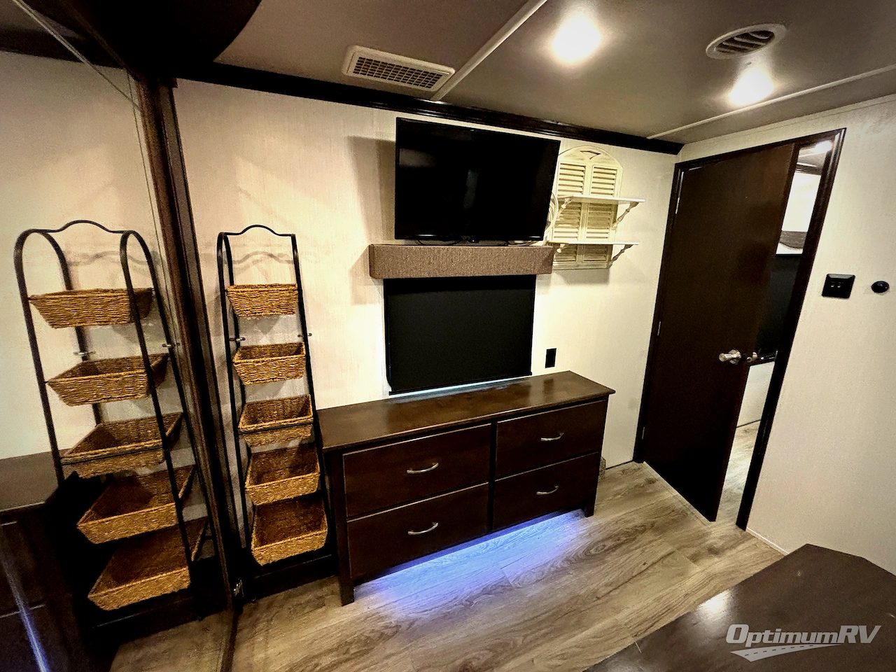 2020 Forest River Cedar Creek Silverback 37MBH Photo 12