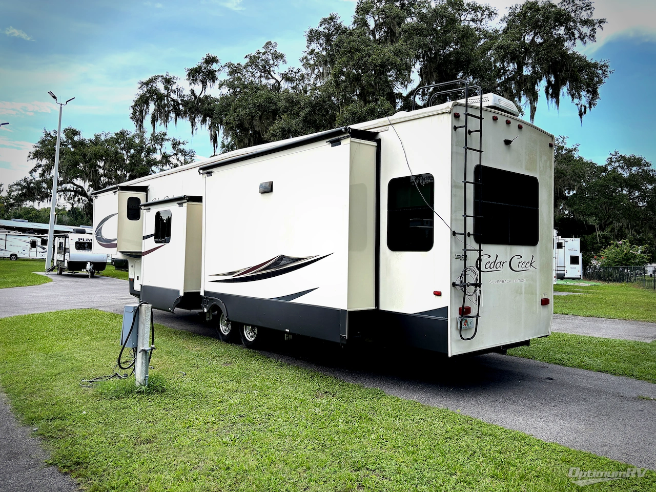 2020 Forest River Cedar Creek Silverback 37MBH Photo 3