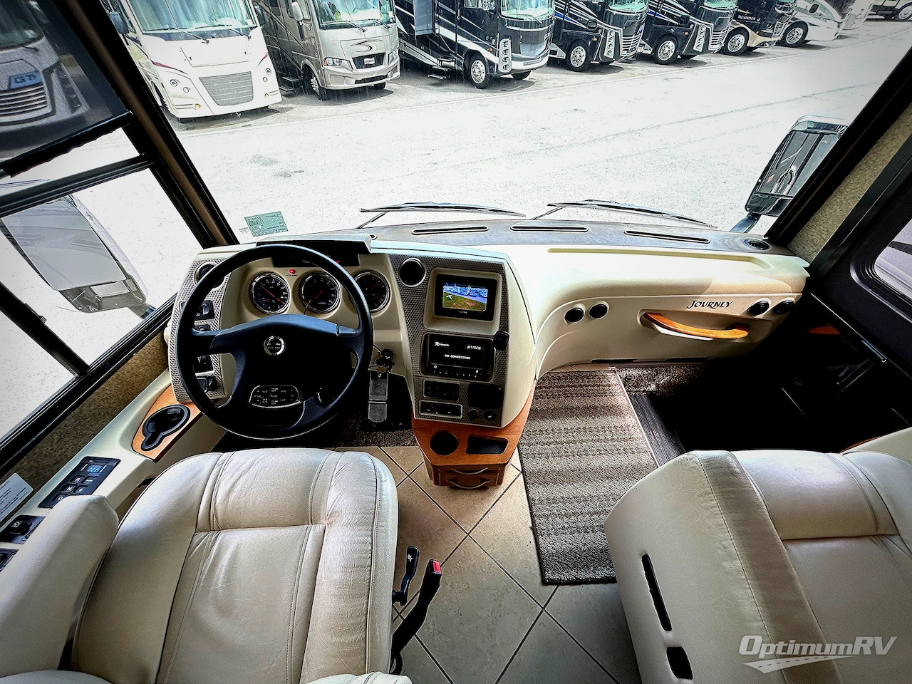 2013 Winnebago Journey 42E Photo 4