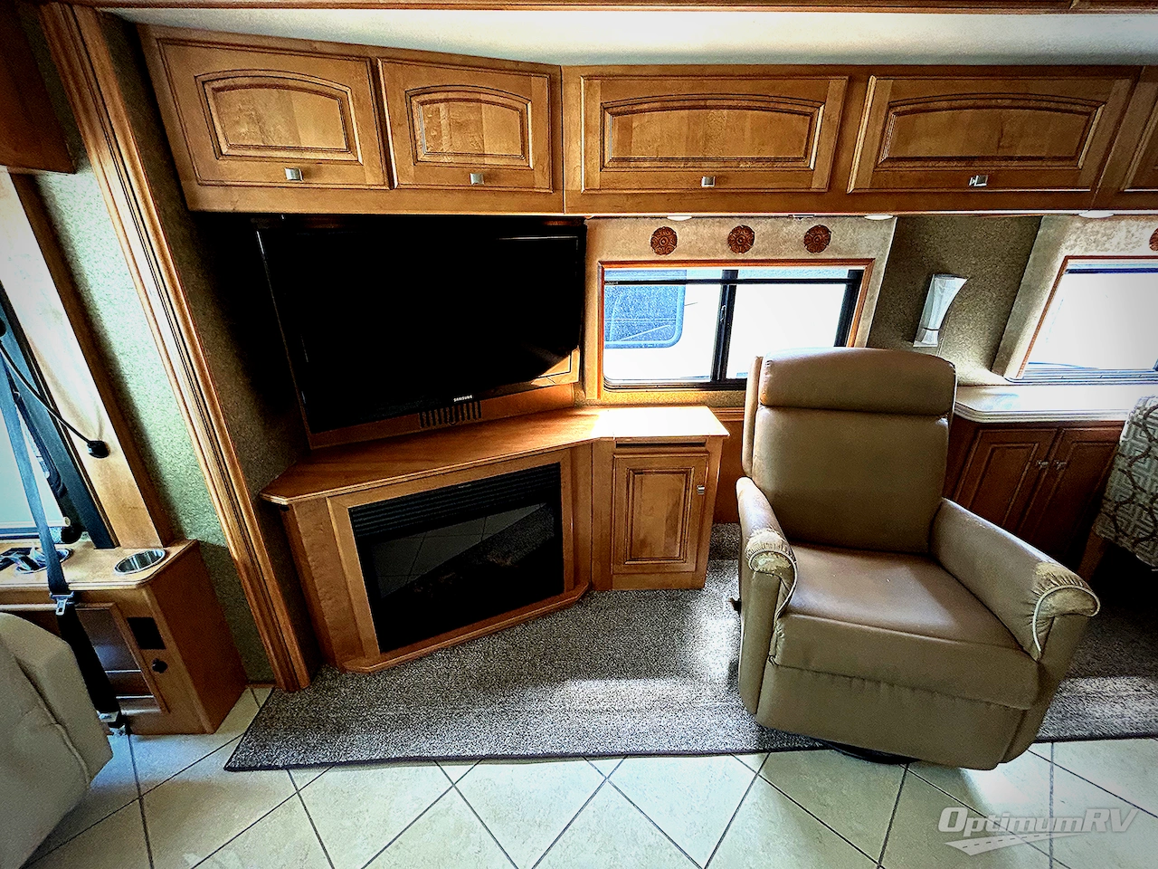 2013 Winnebago Journey 42E Photo 8