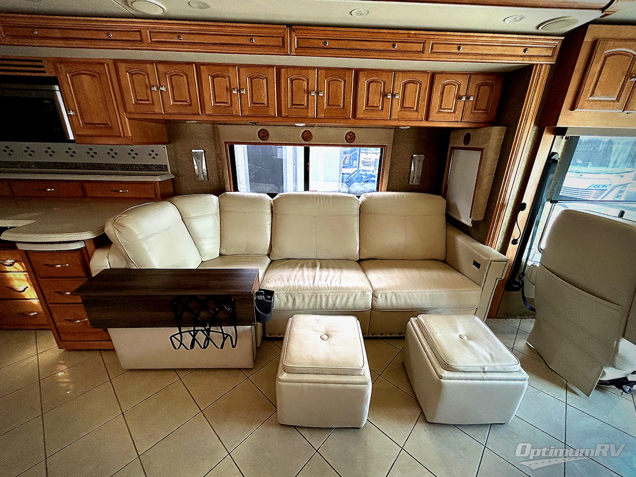 2013 Winnebago Journey 42E Photo 10