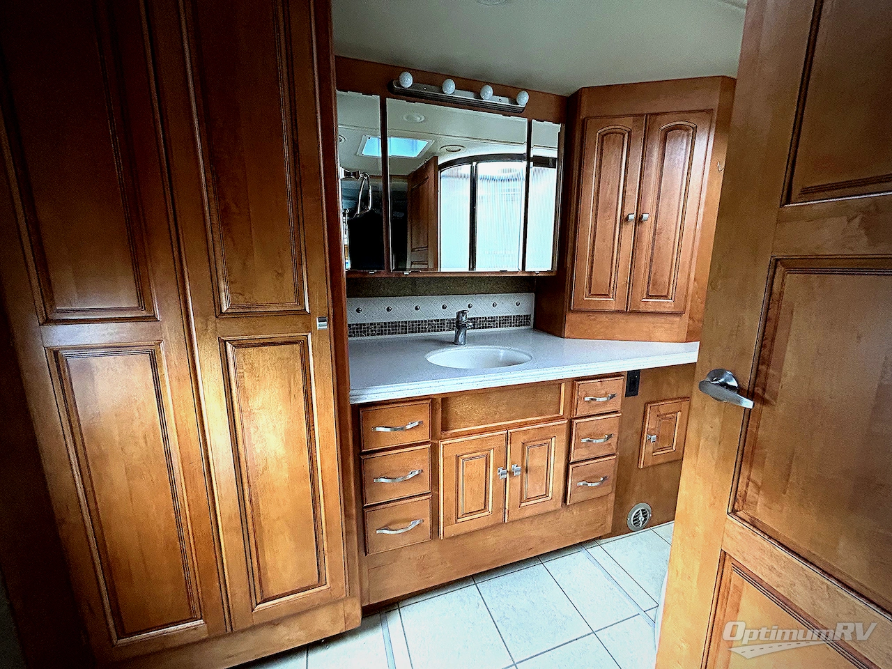 2013 Winnebago Journey 42E Photo 18