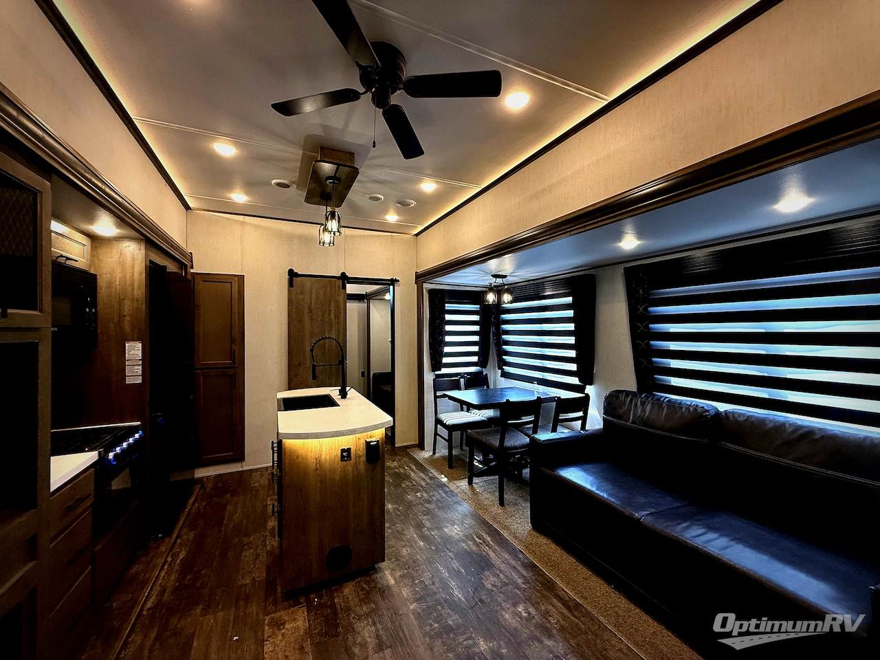 2022 Forest River Sabre 38DBQ Photo 5