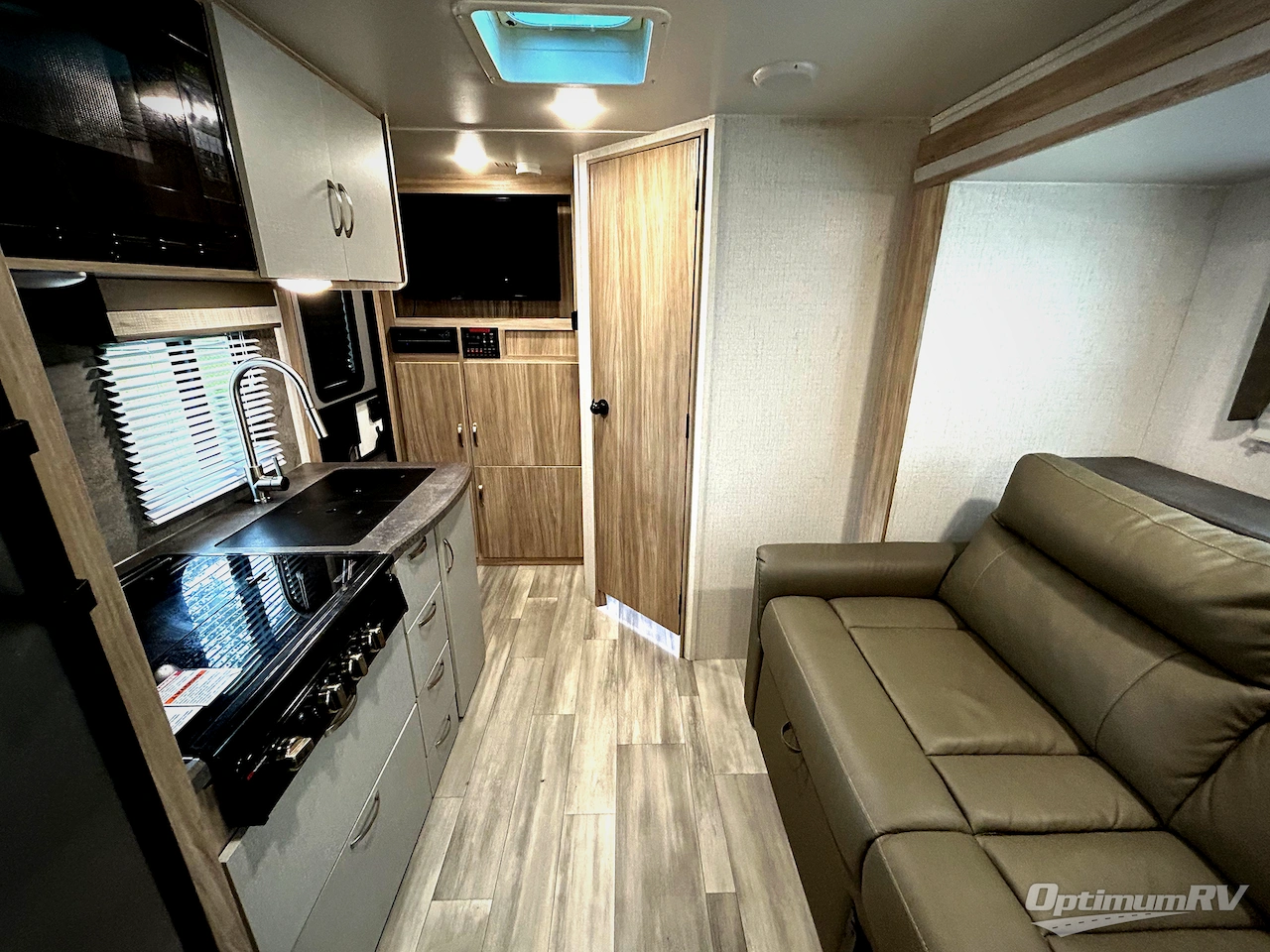 2022 Winnebago Towables Micro Minnie 1808FBS Photo 4