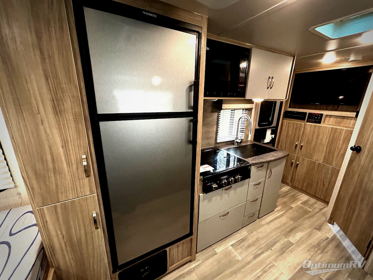 2022 Winnebago Towables Micro Minnie 1808FBS Photo 8
