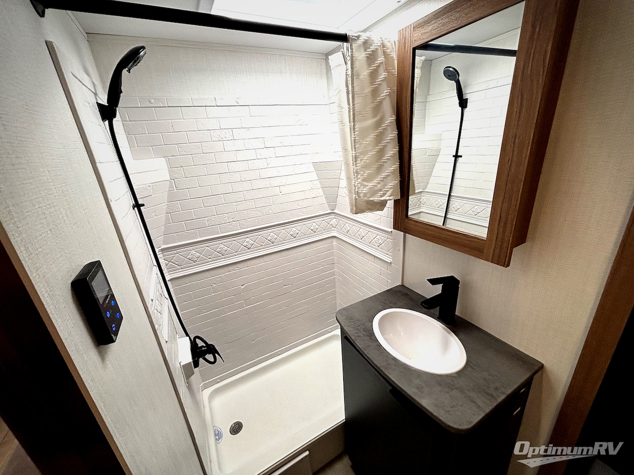 2025 Heartland Corterra 33.3BH Photo 12