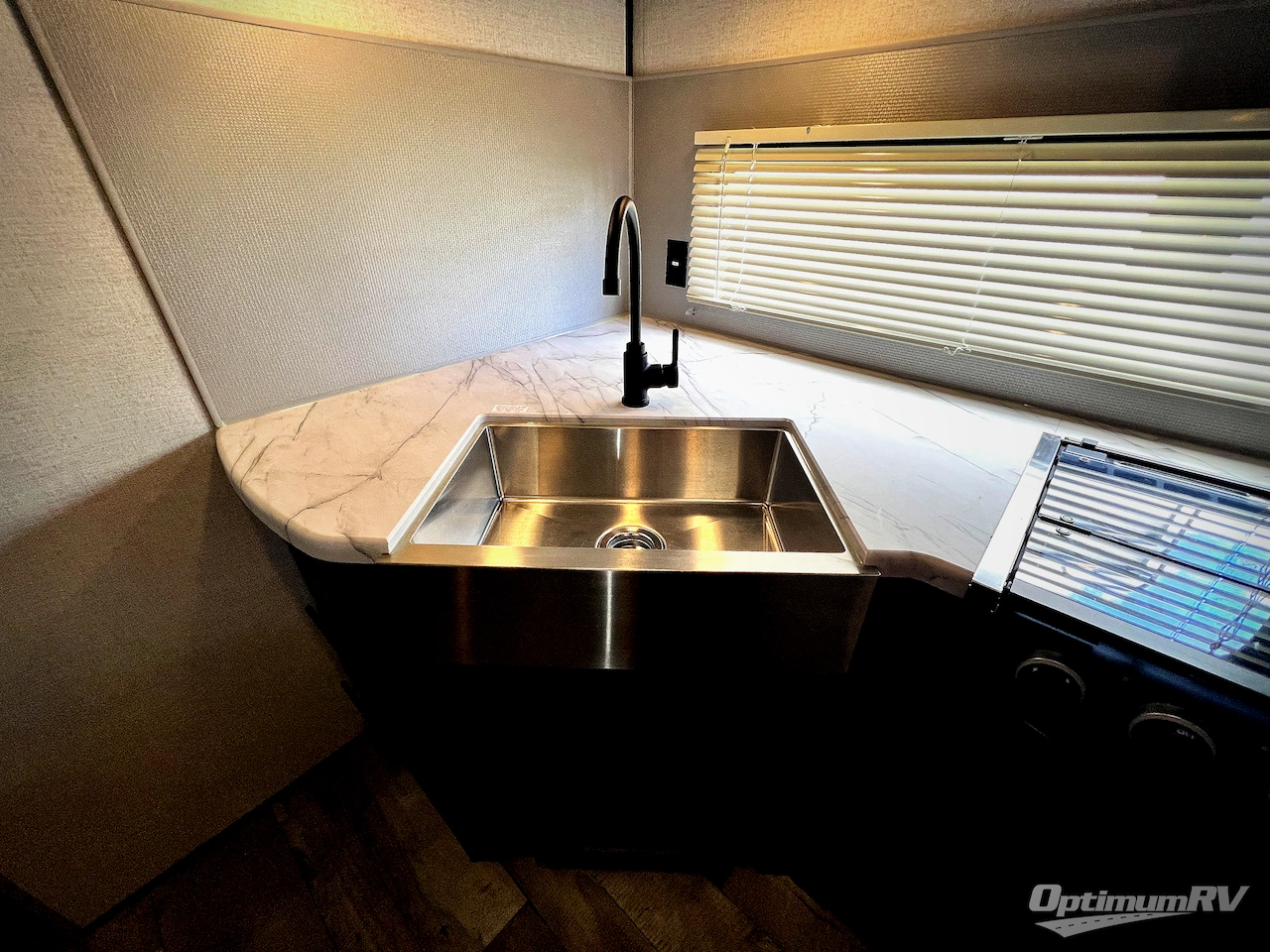 2022 Dutchmen Colorado 30BHSC Photo 10