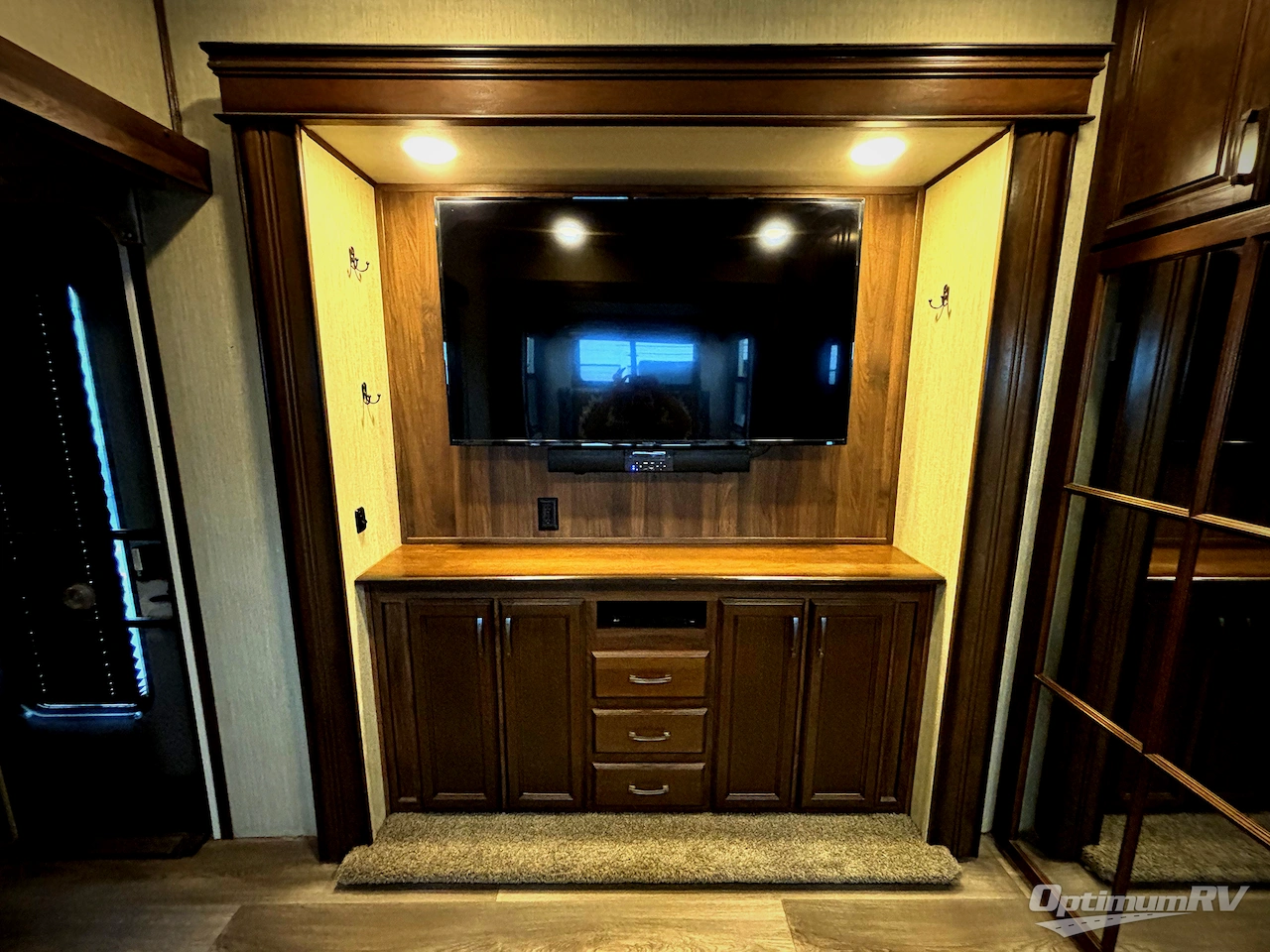2018 Palomino Columbus 1492 386FK Photo 15