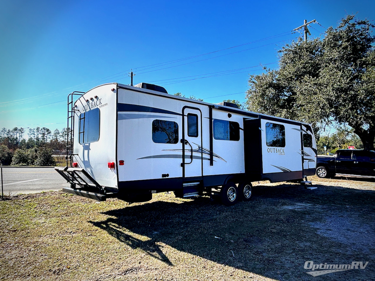 2017 Keystone Outback 332FK Photo 2