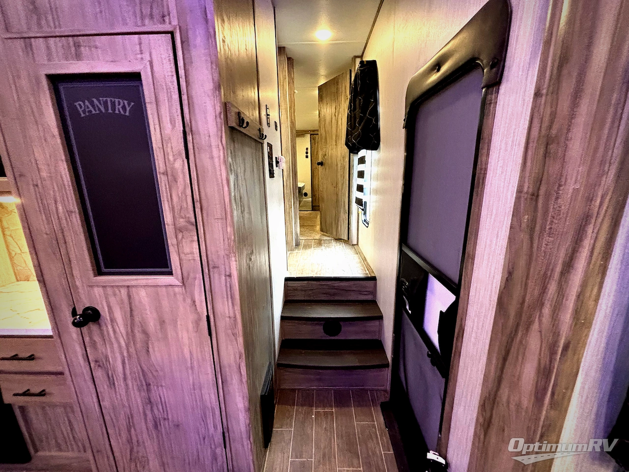 2021 Forest River Cherokee Arctic Wolf 3550SUITE Photo 7