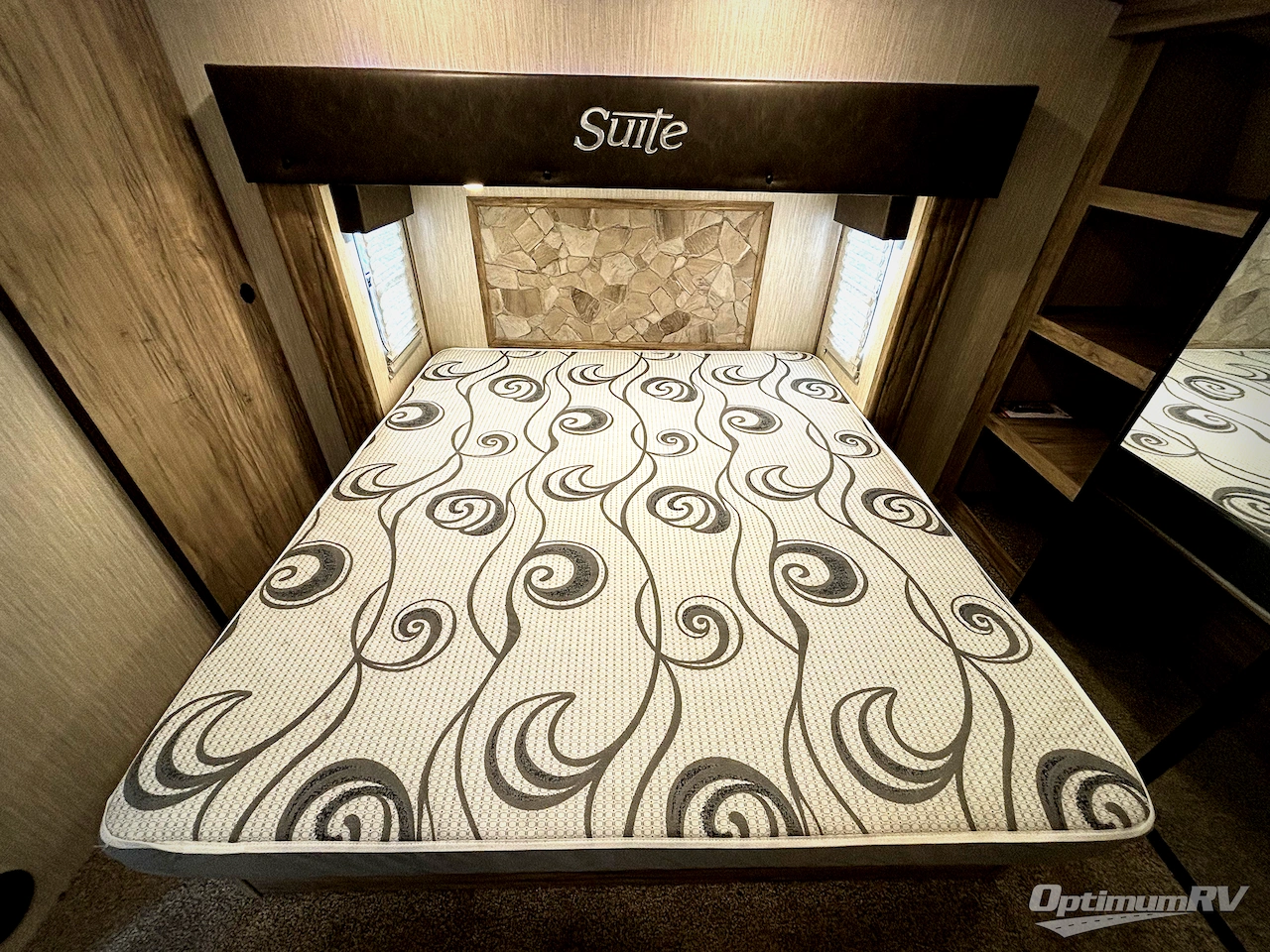 2021 Forest River Cherokee Arctic Wolf 3550SUITE Photo 9