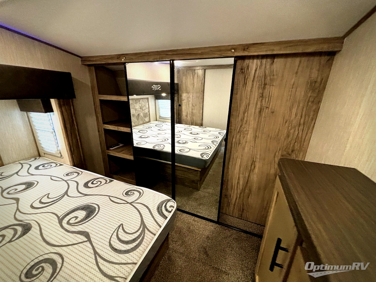 2021 Forest River Cherokee Arctic Wolf 3550SUITE Photo 10