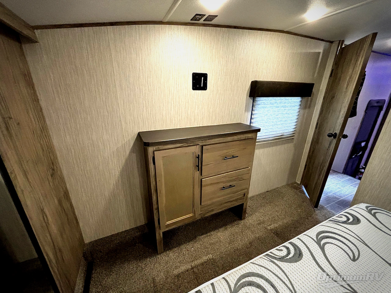 2021 Forest River Cherokee Arctic Wolf 3550SUITE Photo 11