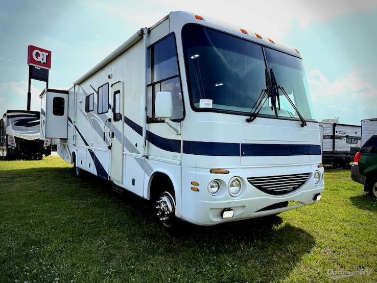 2004 Damon CHALLENGER 371 RV Photo 1