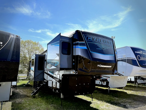 New 2025 Heartland Cyclone 4008 Featured Photo