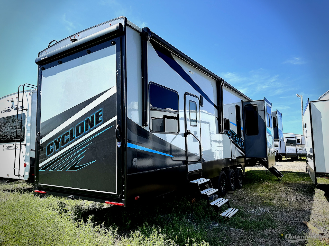 2025 Heartland Cyclone 4008 Photo 2