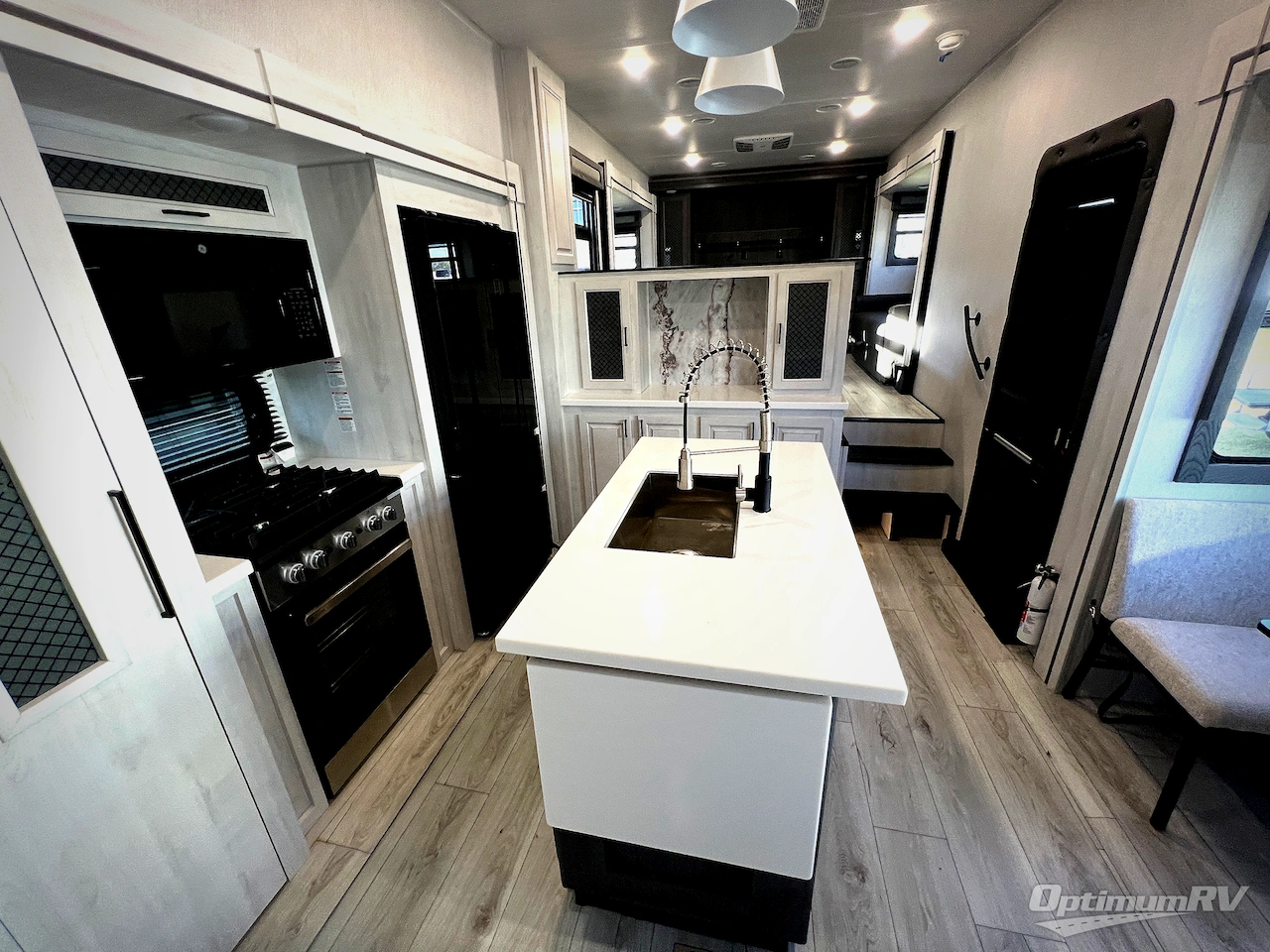 2025 East To West Ahara 380FL Photo 5