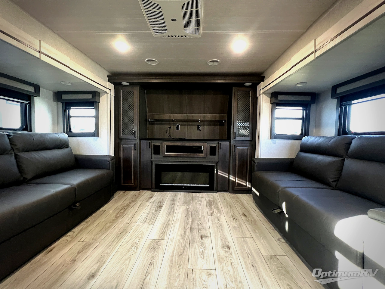 2025 East To West Ahara 380FL Photo 7