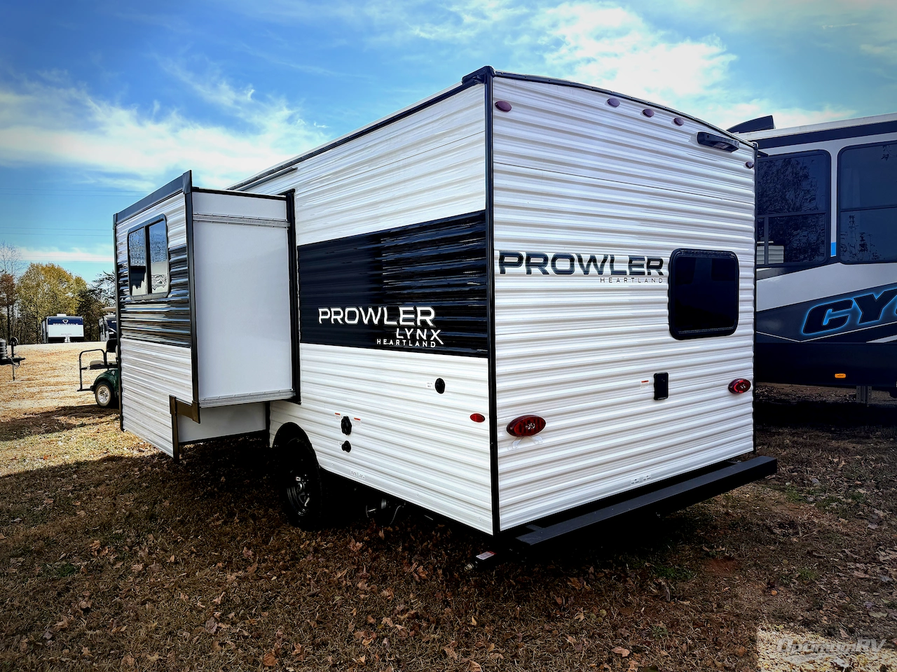 2026 Heartland Prowler 1702DBS Photo 3