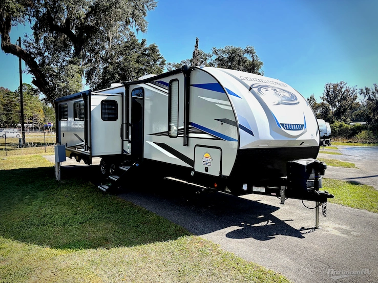 2022 Forest River Cherokee Alpha Wolf 26RL-L RV Photo 1