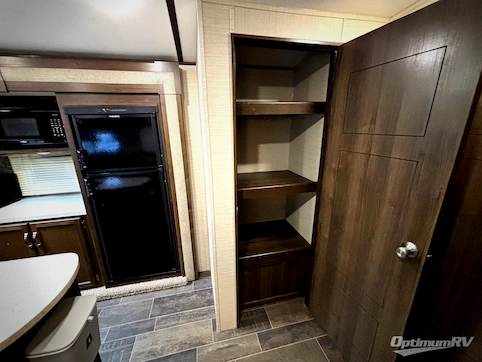 2018 Keystone Premier Ultra Lite 26RBPR RV Photo 3